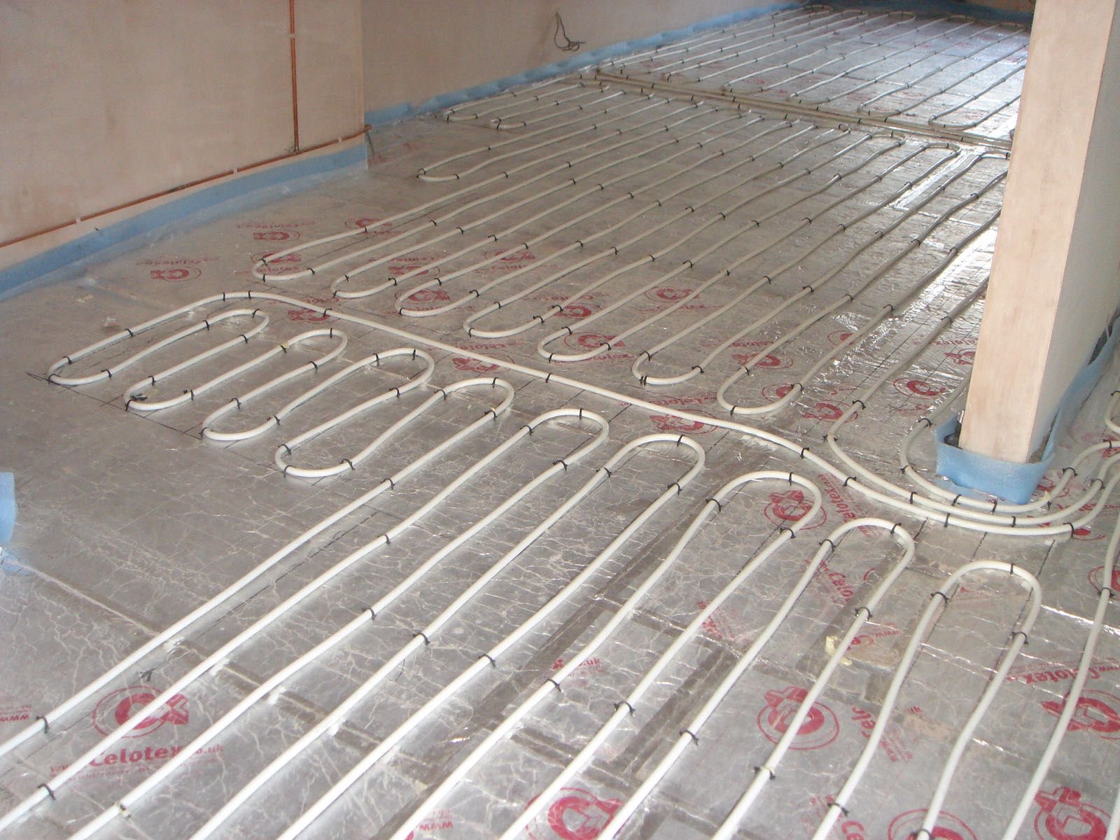 Underfloor heating loops
